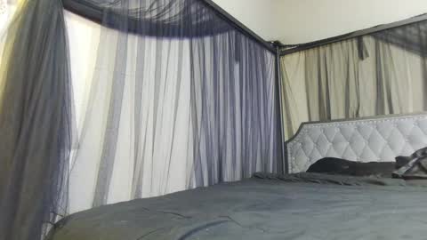 Snapshot of liz_jay chatting on September 18, 2025, 4:47 am Jay-Liz online show from September 18, 2025, 4:47 am