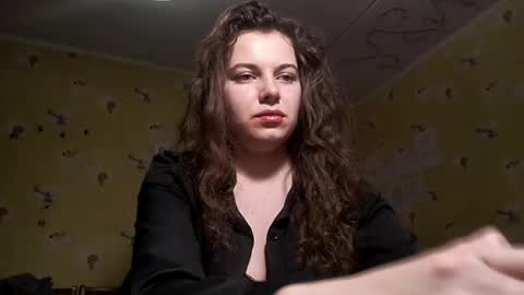 Molly online show from April 20, 2026, 5:16 pm
