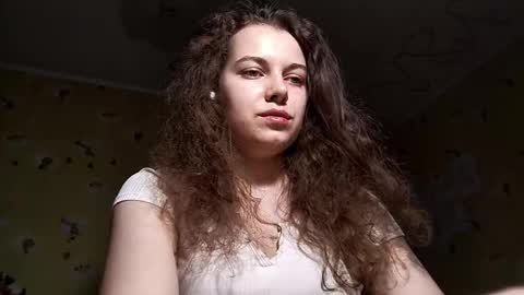 Molly online show from May 5, 2026, 4:15 pm
