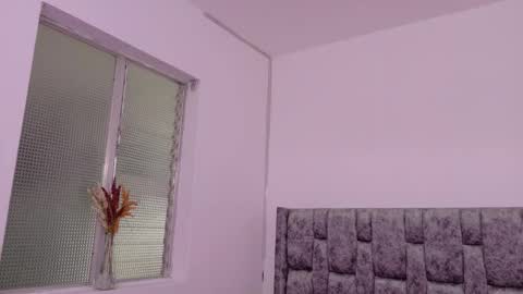  LIZBETH ROSS  online show from September 10, 2025, 11:21 am