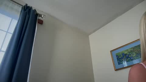 Snapshot of lizpurrxxx chatting on January 16, 2025, 12:02 am Liz Purr online show from January 16, 2025, 12:02 am