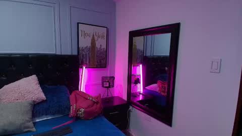 Lizz  online show from December 22, 2024, 11:22 am