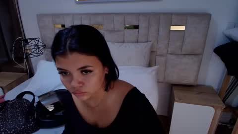 Lizz  online show from December 2, 2025, 11:26 am