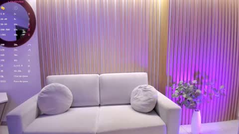 Lizzi  online show from March 12, 2025, 2:30 am