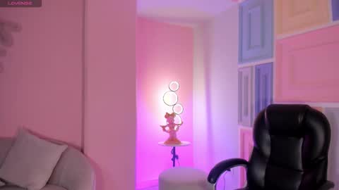 Lizzi  online show from September 14, 2025, 5:56 pm