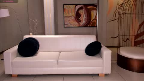 Lizzi  online show from November 27, 2025, 8:00 pm