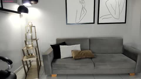 Lizzi  online show from January 10, 2026, 8:43 pm