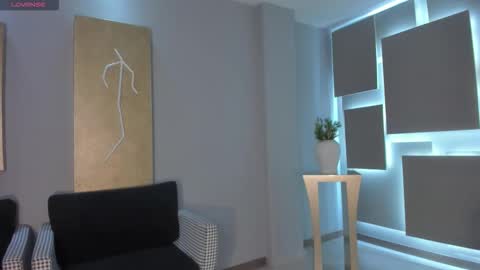 Lizzi  online show from January 17, 2026, 12:32 pm