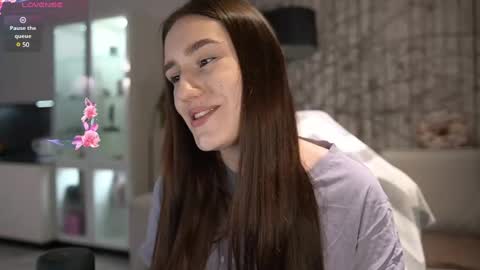 Lizi-Fox online show from December 6, 2024, 2:57 am