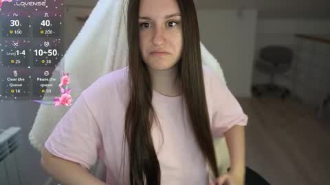 Lizi-Fox online show from September 19, 2025, 8:49 am