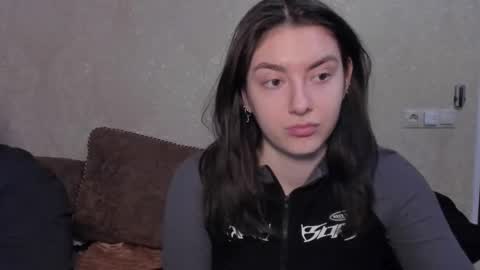 lizzi_muur online show from January 13, 2026, 6:35 pm