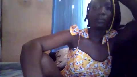 Snapshot of lizzie2020 chatting on June 7, 2026, 12:31 pm lizzie2020 online show from June 7, 2026, 12:31 pm