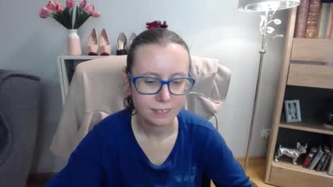 Lizzy online show from December 2, 2025, 5:35 am