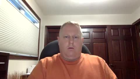 lkn4fun32 online show from January 6, 2025, 4:02 pm