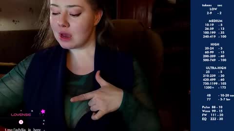 Lia online show from March 19, 2026, 3:49 pm