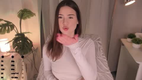 Arina online show from October 16, 2025, 7:20 am