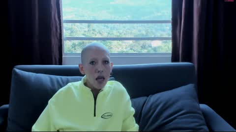 Lynx Mist online show from April 19, 2026, 10:12 pm