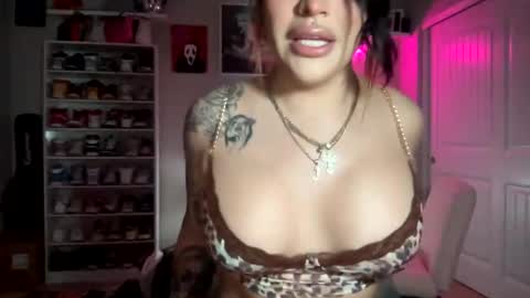 Snapshot of lo_cakez chatting on December 27, 2024, 7:18 am lo_cakez online show from December 27, 2024, 7:18 am