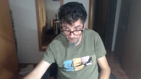 lobosolitario73 online show from October 15, 2025, 9:37 pm