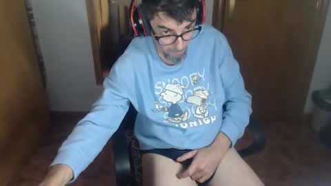 lobosolitario73 online show from November 13, 2025, 1:37 am