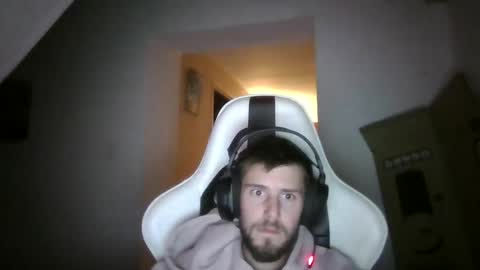 lobo online show from October 7, 2025, 11:24 pm