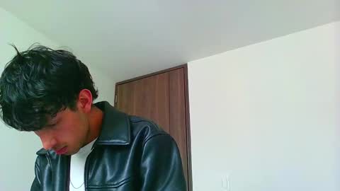 logaan_grey online show from January 4, 2025, 7:44 pm