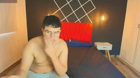 Logan and Chloe online show from November 24, 2025, 11:54 am