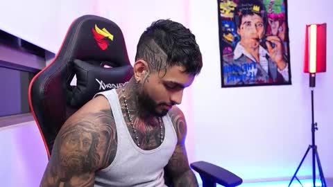 logan_hugh8 online show from October 22, 2025, 3:29 am