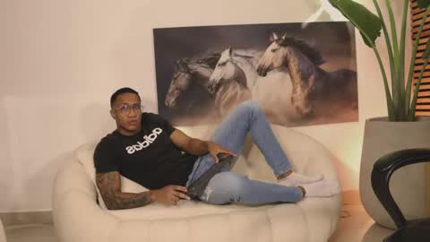 logan_varela online show from February 1, 2025, 11:16 pm