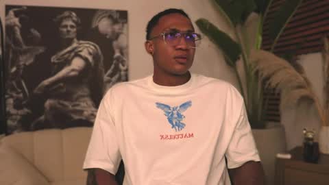 logan_varela online show from February 16, 2025, 7:49 pm