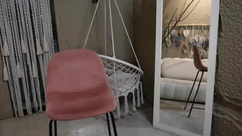 logan_varela online show from September 13, 2025, 12:05 pm