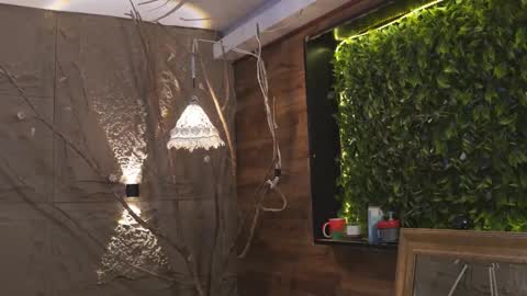 logan_varela online show from September 17, 2025, 12:51 pm