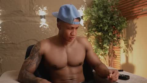 logan_varela online show from November 16, 2025, 12:44 pm