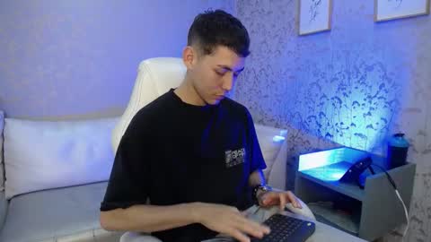 Loganfoster  online show from December 13, 2025, 8:36 pm