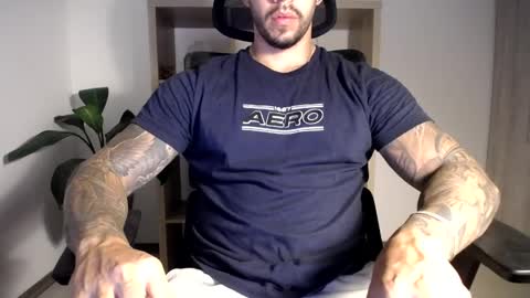 Logan Wolfp online show from May 6, 2026, 11:32 pm