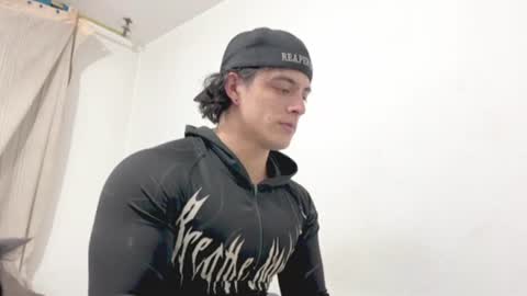 Snapshot of logann_x3 chatting on June 17, 2026, 4:37 am Logan online show from June 17, 2026, 4:37 am