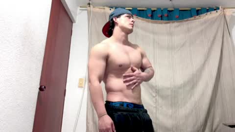 Snapshot of logann_x3 chatting on July 10, 2026, 5:01 am Logan online show from July 10, 2026, 5:01 am