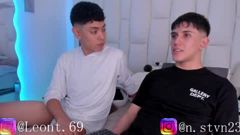 logantwink18 online show from April 14, 2026, 8:04 pm