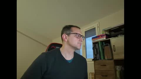 Snapshot of loic31_31 chatting on March 7, 2025, 6:00 pm loic31 online show from March 7, 2025, 6:00 pm