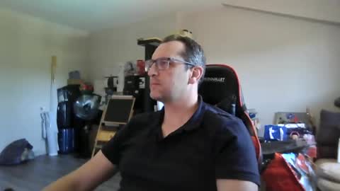 Snapshot of loic31_31 chatting on June 13, 2026, 12:47 pm loic31 online show from June 13, 2026, 12:47 pm