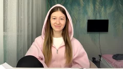 Kate online show from March 22, 2026, 1:14 pm