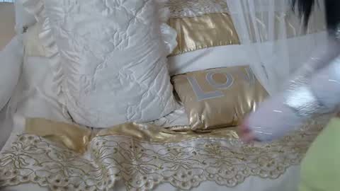 Lilu online show from March 5, 2025, 6:54 am