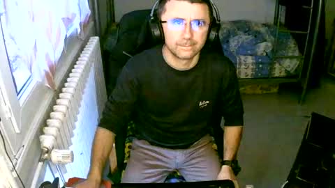 lokoum39 online show from December 24, 2024, 3:58 pm