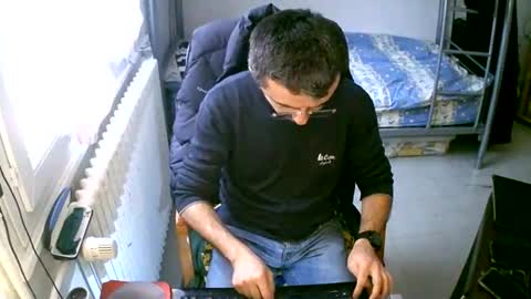 lokoum39 online show from January 10, 2025, 2:23 pm