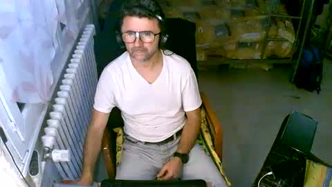 lokoum39 online show from September 23, 2025, 6:44 pm