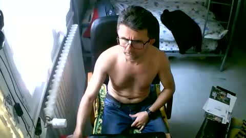 lokoum39 online show from October 22, 2025, 11:32 am