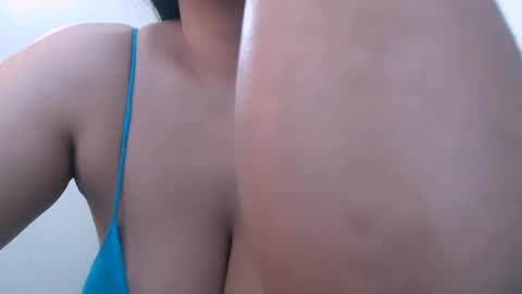 lola_222 online show from February 21, 2025, 2:06 pm