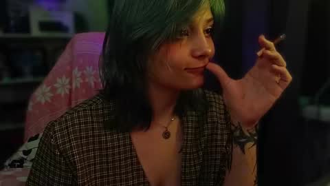 lola online show from December 4, 2025, 8:12 am