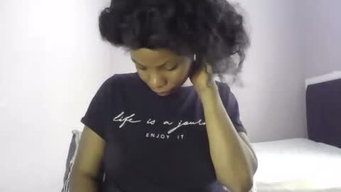 Snapshot of lola_coco chatting on April 6, 2026, 10:38 am Lola Coco online show from April 6, 2026, 10:38 am