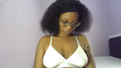 Snapshot of lola_coco chatting on April 10, 2026, 10:42 am Lola Coco online show from April 10, 2026, 10:42 am